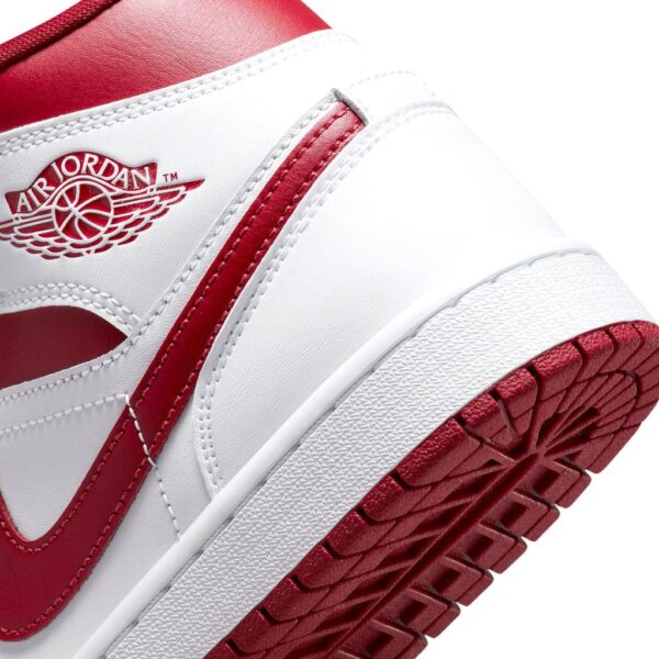 Air Jordan 1 Mid Wmns ‘Reverse Chicago’