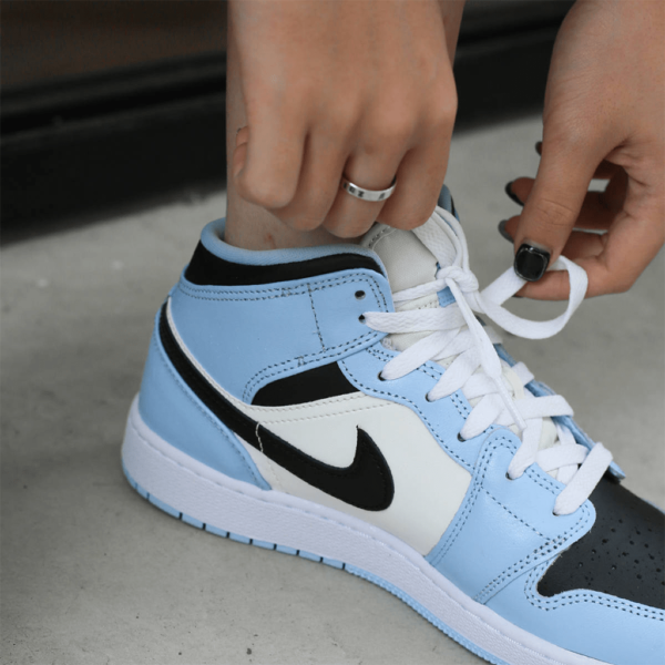 Air Jordan 1 Mid Mid GS ‘Ice Blue’