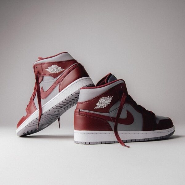 Air Jordan 1 Mid Cherrywood Red