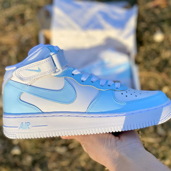 Air Force 1 High Light Blue Sneaker