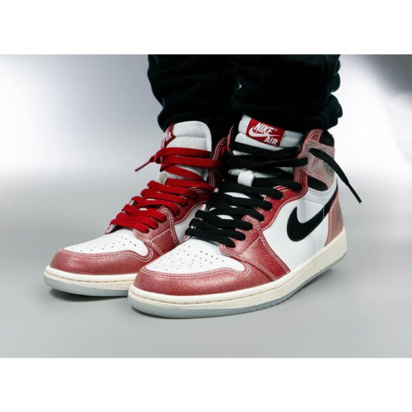 Trophy Room x Air Jordan 1 Retro High OG SP Chicago Friends & Family