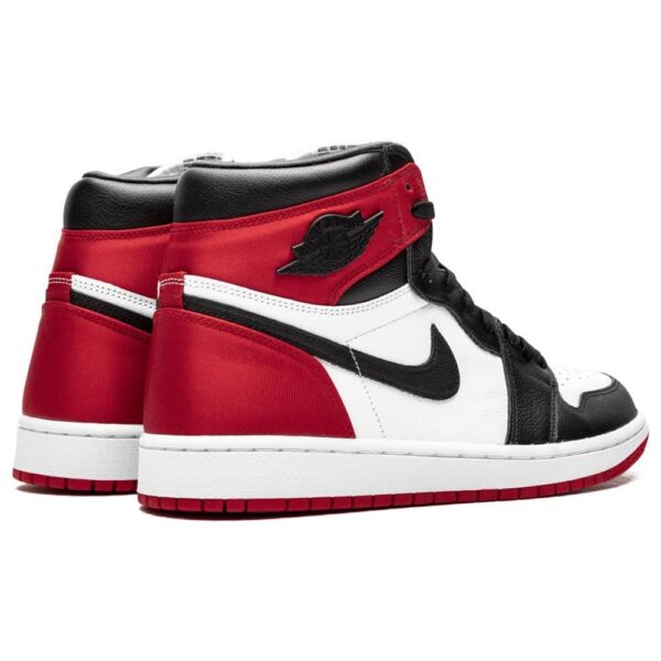 Air Jordan 1 Wmns Retro High ‘Satin Black Toe’