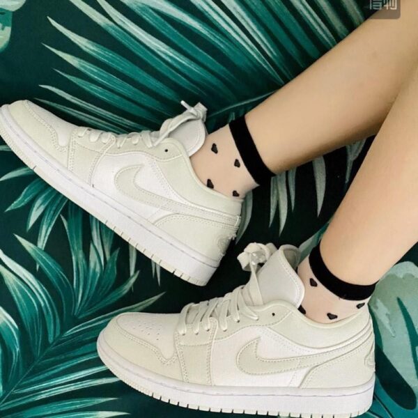 Air Jordan 1 Wmns Low ‘Spruce Aura’