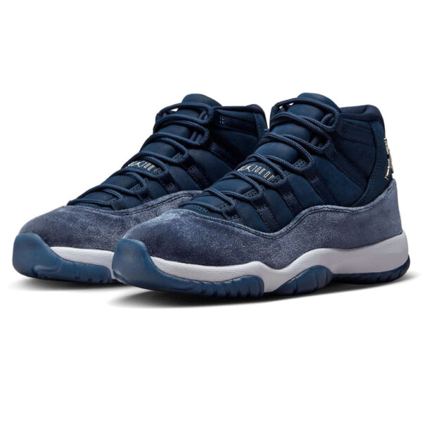 Air Jordan 11 Retro Wmns ‘Midnight Navy Velvet’