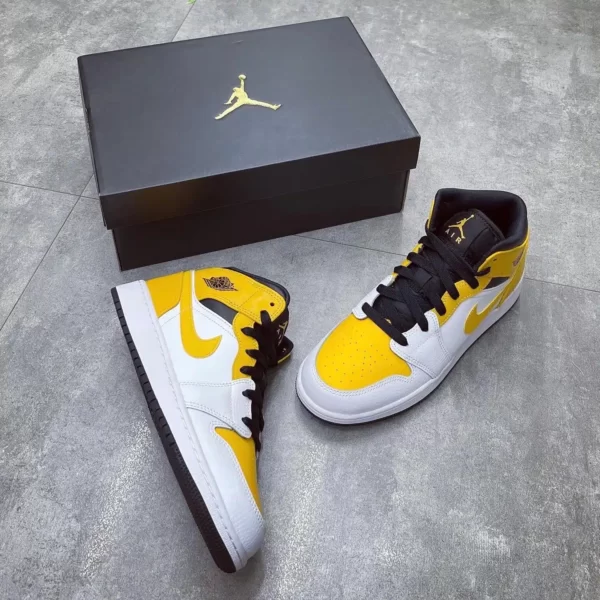 Jordan 1 Mid University Gold