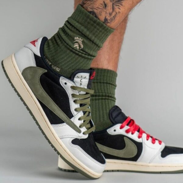 Jordan 1 Retro Low OG SP Travis Scott Olive