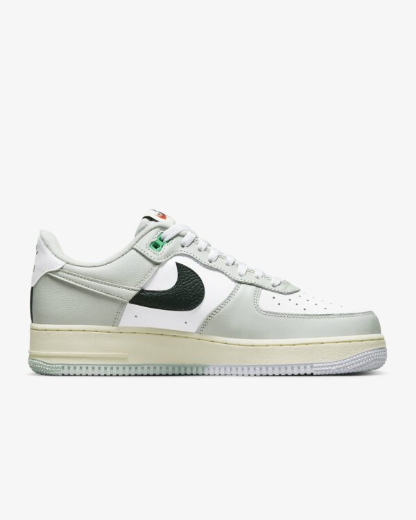 Air Force 1 ’07 LV8 Light Silver