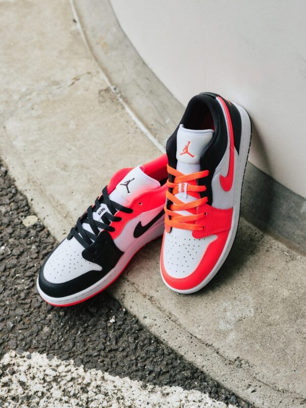 Air Jordan 1 Low SE GS Kids Stand Alone