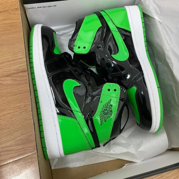 Air Jordan 1 High OG  Lucky “Green Patent”