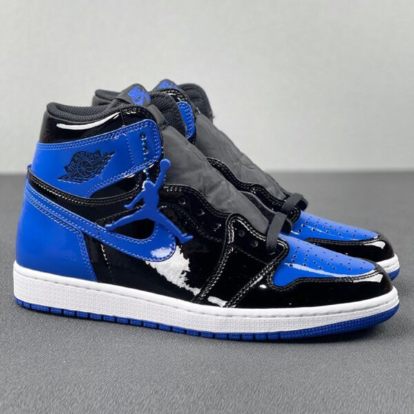 Air Jordan 1 Retro High OG “Patent Royal”